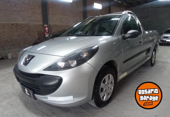 Camionetas - Peugeot Hoggar xs 1.6 2014 Nafta 65000Km - En Venta