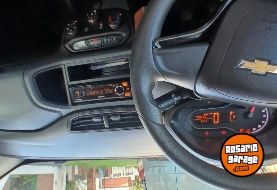 Autos - Chevrolet Onix joy Black. 1.4 MT 2023 Nafta 33000Km - En Venta