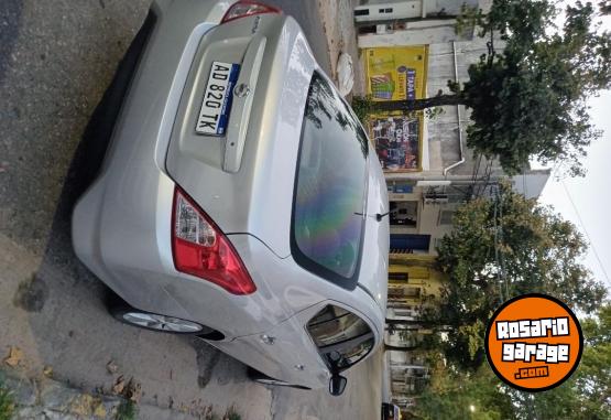 Autos - Nissan Versa Advance GNC 2019 Nafta 125000Km - En Venta