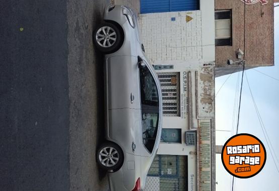 Autos - Nissan Versa Advance GNC 2019 Nafta 125000Km - En Venta