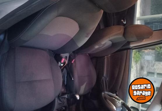 Autos - Nissan Versa Advance GNC 2019 Nafta 125000Km - En Venta