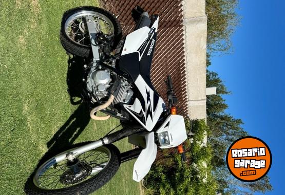 Motos - Honda Tornado 2023 Nafta 18000Km - En Venta