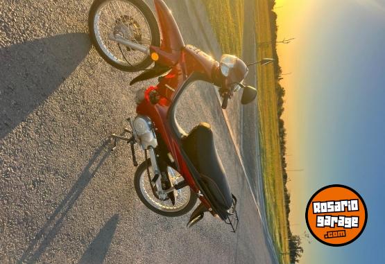 Motos - Motomel dlx 110 2025 Nafta 3500Km - En Venta