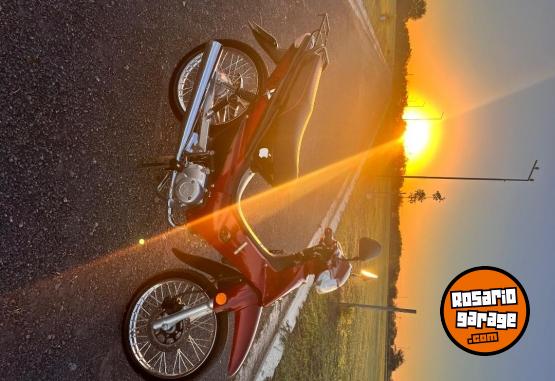 Motos - Motomel dlx 110 2025 Nafta 3500Km - En Venta