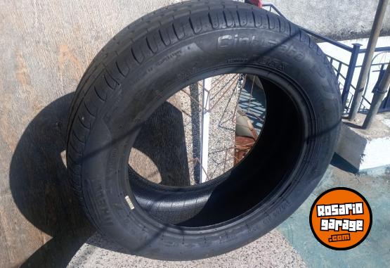 Accesorios para Autos - Vendo cubierta Pirelli conturato p7 205 55 r16 - En Venta