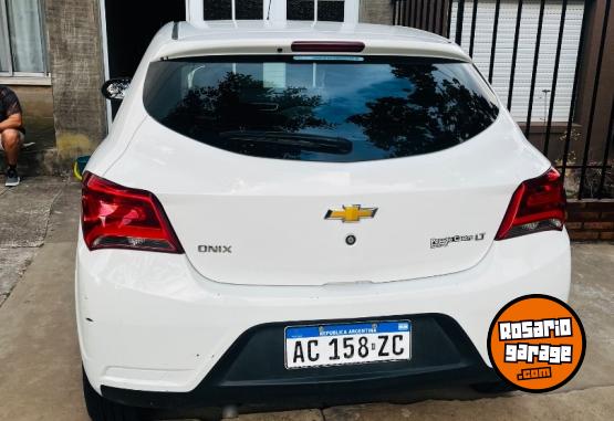 Autos - Chevrolet ONIX 2017 Nafta 62000Km - En Venta