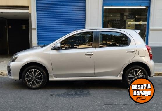 Autos - Toyota Etios/XLS pack 1.5 6M/T 2023 Nafta 6955Km - En Venta