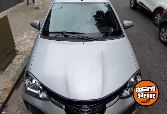 Autos - Toyota Etios/XLS pack 1.5 6M/T 2023 Nafta 6955Km - En Venta