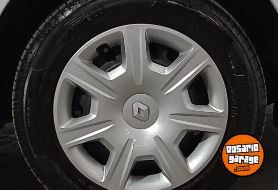 Autos - Renault LOGAN AUTENTIQUE PLUS 2018 Nafta 89408Km - En Venta