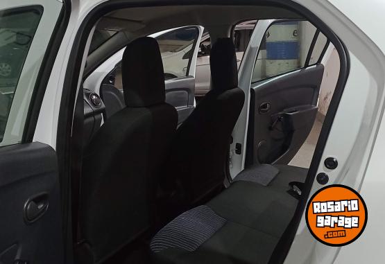 Autos - Renault LOGAN AUTENTIQUE PLUS 2018 Nafta 89408Km - En Venta