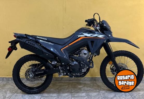 Motos - Honda Tornado 300 2025 Nafta 5600Km - En Venta