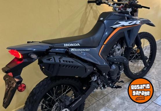 Motos - Honda Tornado 300 2025 Nafta 5600Km - En Venta