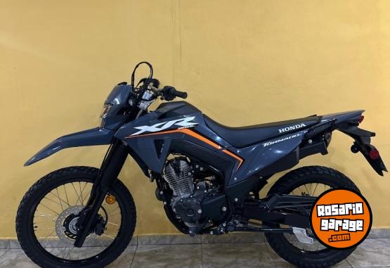 Motos - Honda Tornado 300 2025 Nafta 5600Km - En Venta