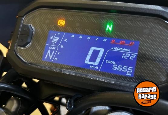 Motos - Honda Tornado 300 2025 Nafta 5600Km - En Venta