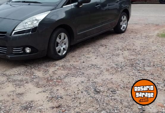 Autos - Peugeot 5008 7 PLAZAS 2014 Nafta 142563Km - En Venta