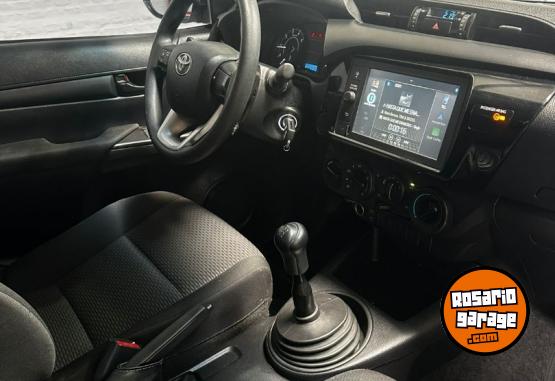 Camionetas - Toyota HILUX 4X4 DC DX 2.4 TDI 2022 Diesel 60000Km - En Venta