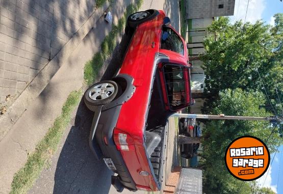 Camionetas - Fiat Strada cabina simple 2013 Nafta 200000Km - En Venta