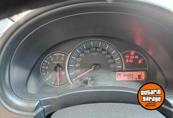 Autos - Nissan March Advance 2017 Nafta 82700Km - En Venta
