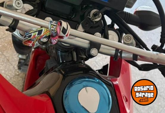 Motos - Honda Tornado XR250 2023 Nafta 2900Km - En Venta