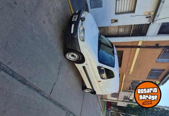 Utilitarios - Peugeot Partner 2008 Diesel 254000Km - En Venta