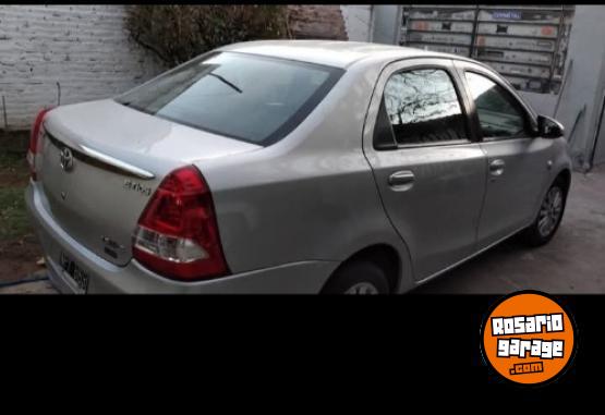 Autos - Toyota Etios xls 2014 Nafta 89000Km - En Venta