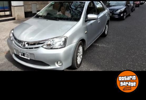 Autos - Toyota Etios xls 2014 Nafta 89000Km - En Venta