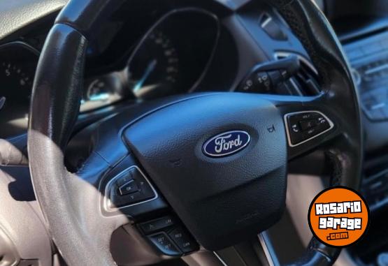 Autos - Ford Focus 2016 Nafta 141000Km - En Venta