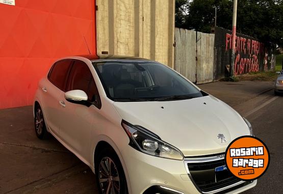 Autos - Peugeot 208 2019 Nafta 106000Km - En Venta