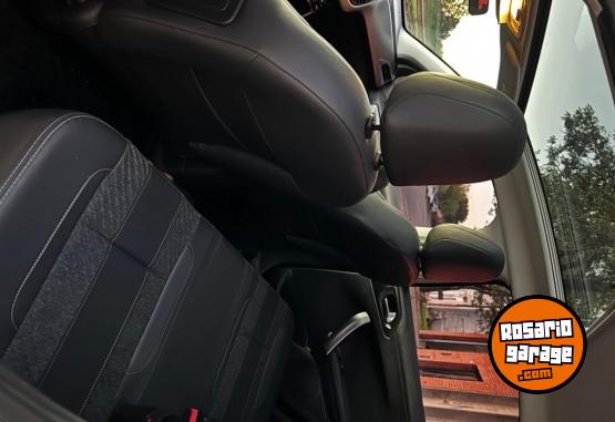 Autos - Peugeot 208 2019 Nafta 106000Km - En Venta