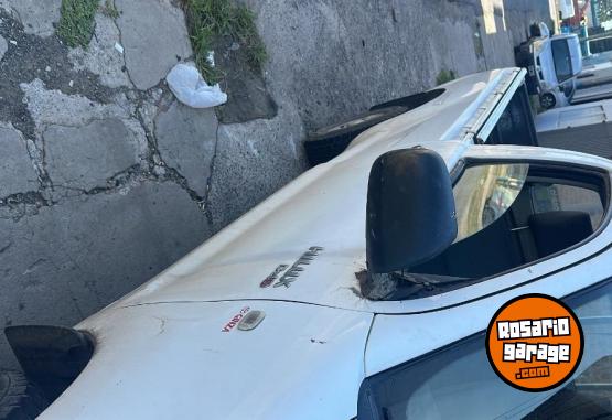 Camionetas - Toyota Hilux 2.5 cabina simple 2011 Diesel 440000Km - En Venta