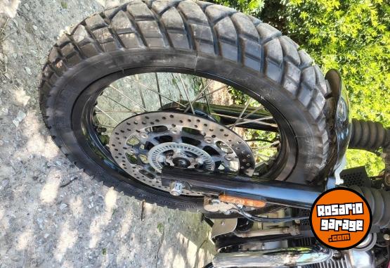 Motos - Royal Enfield interceptor 2023 Nafta 8300Km - En Venta