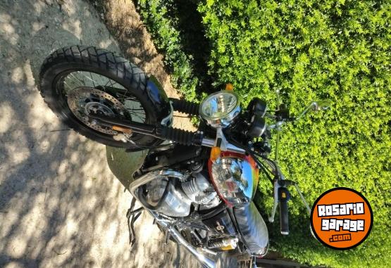 Motos - Royal Enfield interceptor 2023 Nafta 8300Km - En Venta