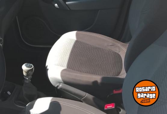 Autos - Fiat Palio atractive 2014 GNC 205000Km - En Venta