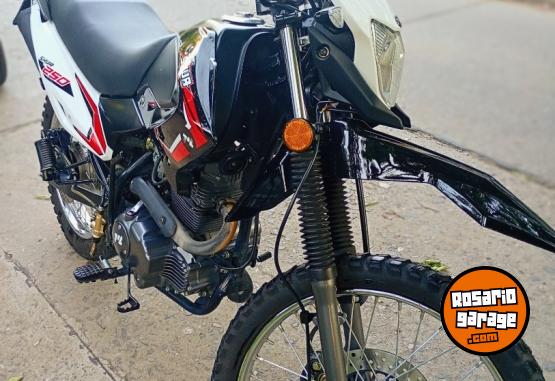 Motos - Motomel Skua 250 2024 Nafta 8900Km - En Venta