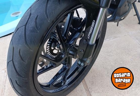 Motos - CF NK 300 2024 Nafta 4000Km - En Venta