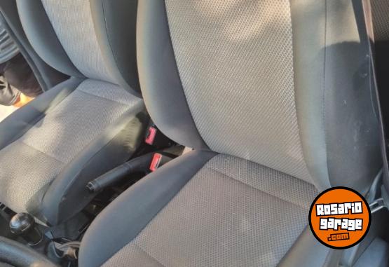 Autos - Volkswagen Fox excelente estado 2005 Nafta 150000Km - En Venta