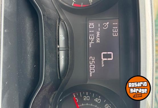 Autos - Peugeot 2008 2017 Nafta 100000Km - En Venta