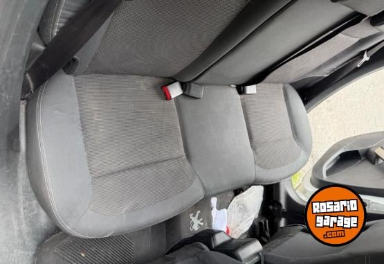 Autos - Peugeot 2008 2017 Nafta 100000Km - En Venta