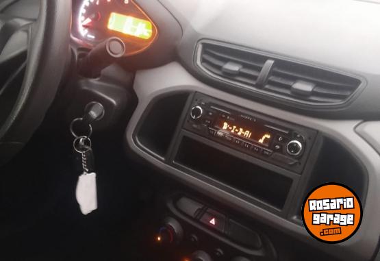 Autos - Chevrolet Onix joy 2017 Nafta 128000Km - En Venta