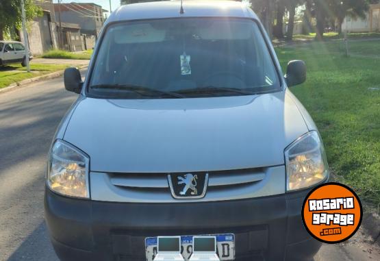 Utilitarios - Peugeot Partner 2018 Diesel 108000Km - En Venta