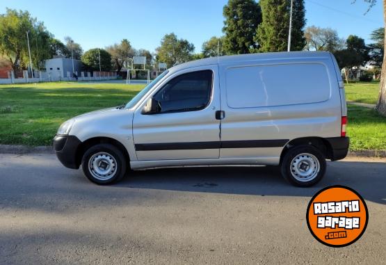 Utilitarios - Peugeot Partner 2018 Diesel 108000Km - En Venta