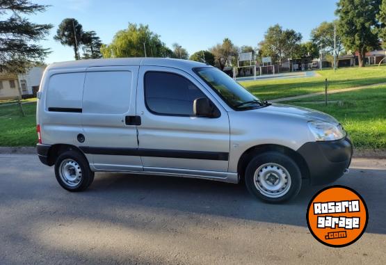 Utilitarios - Peugeot Partner 2018 Diesel 108000Km - En Venta