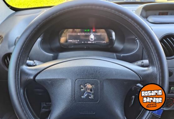 Utilitarios - Peugeot Partner 2018 Diesel 108000Km - En Venta