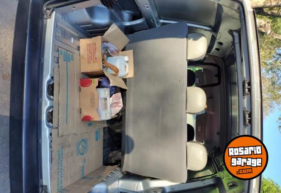 Utilitarios - Peugeot Partner 2018 Diesel 108000Km - En Venta