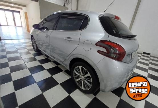 Autos - Peugeot 208 2017 Nafta 108000Km - En Venta