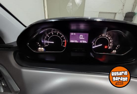 Autos - Peugeot 208 2017 Nafta 108000Km - En Venta