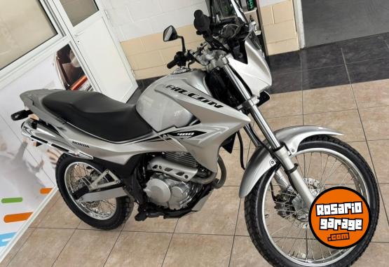 Motos - Honda FALCON 400CC 2015 Nafta 9849Km - En Venta