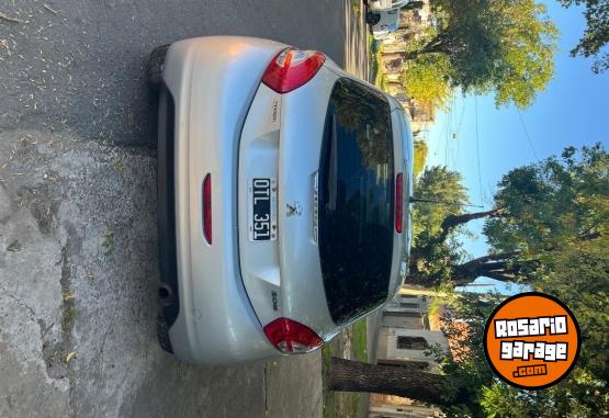 Autos - Peugeot 208 2015 Nafta 158000Km - En Venta