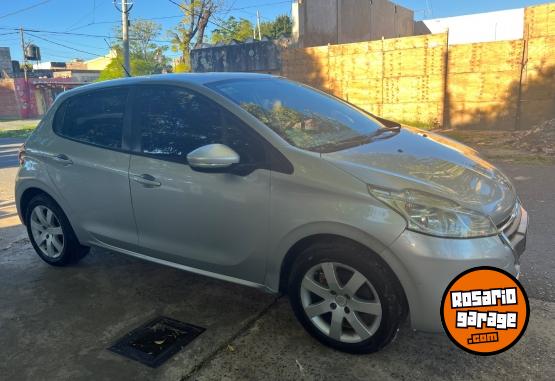 Autos - Peugeot 208 2015 Nafta 158000Km - En Venta