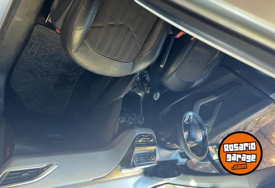 Autos - Peugeot 208 2015 Nafta 158000Km - En Venta